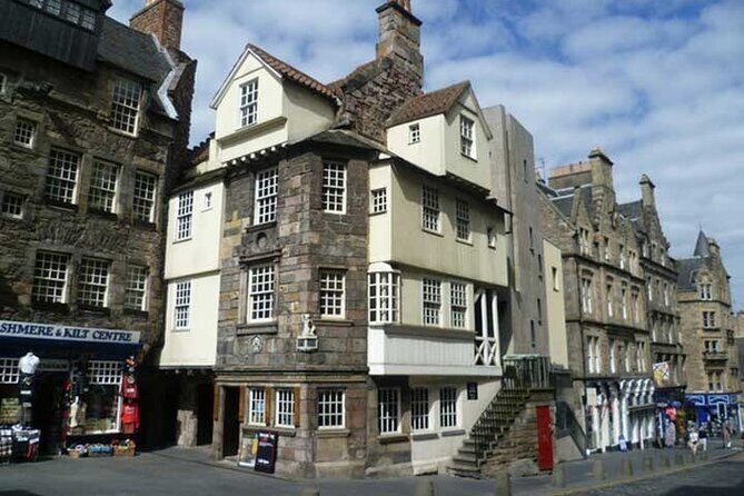 A History of Witchcraft in Edinburgh: A Self-Guided Audio Tour - Who This Tour Is Best For