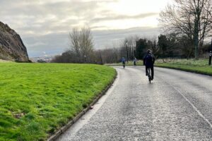 'A wee pedal's' E-bike tour of Arthur's Seat and beyond - Getting to Bridgend Farmhouse Cafe and starting smoothly