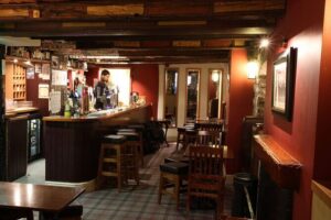 Afternoon Whisky Tasting in a Traditional Edinburgh Bar - Inside the Tasting: How You Go From Nosing to Choosing