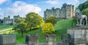 Alnwick Castle, Northumberland & Scottish Borders 1-Day Tour - Border Reivers stories on the drive: why the road time matters