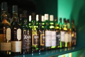 Cellar Of Scotland Walking Tour, taste Edinburgh's finest drinks - Old Town Tasting Stops: Gin and Your Choice of Whisky