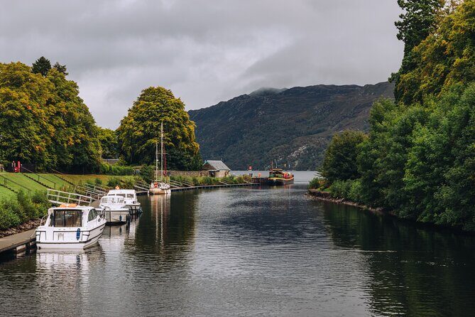 Edinburgh: 3-Day Wild Skye & Loch Ness Hunter Tour with Hostel - Day Three: Commando Memorial, Spean Bridge, Glencoe, and the Kelpies