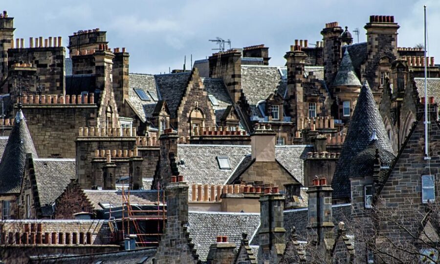 Edinburgh: 3-Hour Historical Walking Tour in Spanish - Why a 3-hour Spanish Walk Works on Edinburgh’s Royal Mile