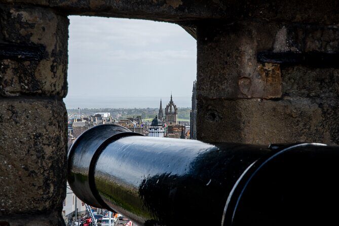 Edinburgh Castle: Guided Walking Tour with Entry Ticket - Outdoor touring reality: what happens in poor weather