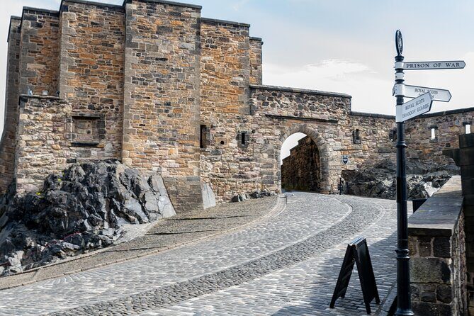 Edinburgh Castle: Guided Walking Tour with Entry Ticket - Walking tour versus full museum day: how to plan your pace