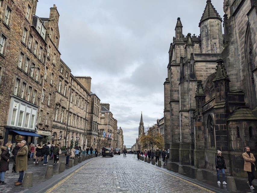 Edinburgh Express: Small-Group Walking Tour in French - A Two-Hour Old Town Snapshot That Actually Helps