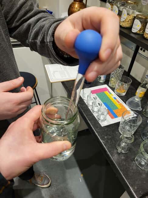 Edinburgh: Gin Distillation Workshop with Gin Tasting - Where the workshop starts: Cumberland Bar and your 15-minute buffer