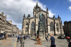 Edinburgh Half Day Guided Private Tour in a Premium Minivan - Price and what you actually get for $275.59
