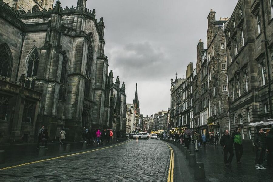 Edinburgh: Harry Potter Tour & Palace of Holyrood Entry - Price around $78: does it feel like good value for 3.5 hours?