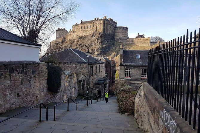 Edinburgh: History Lovers Old Town Walking Tour - Starting at Sir James Young Simpson: a quick setup for the whole walk