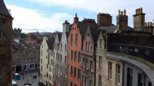 Edinburgh: History Lovers Old Town Walking Tour - Princess Street Gardens: pretty views with a darker backstory