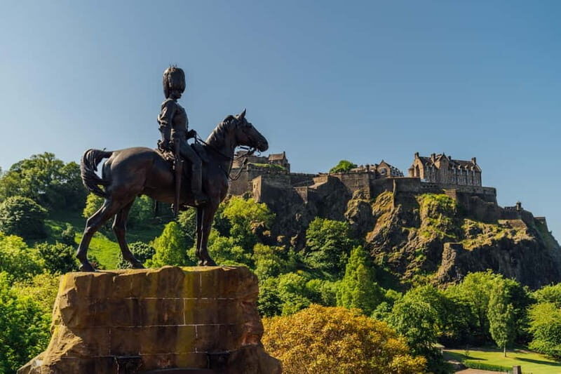 Edinburgh: Hop-On, Hop-Off Bus Tour City & Britannia Combo - Starting at Waterloo Place: The Fastest Way to Get Oriented