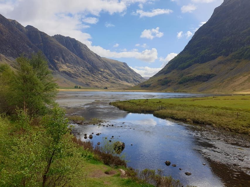 Edinburgh: Loch Ness, Inverness & Highlands Tour in Spanish - Pitlochry Victorian village finish: easy relaxation at the right moment