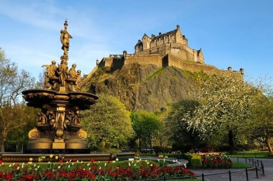 Edinburgh: Private Guided Customized Walking Tour - Price and value: $63 per person for a private guided walk