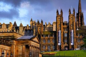 Edinburgh: Private Walking Tour - Old Town Streets: Architecture Stories and Famous-and-Infamous Lives