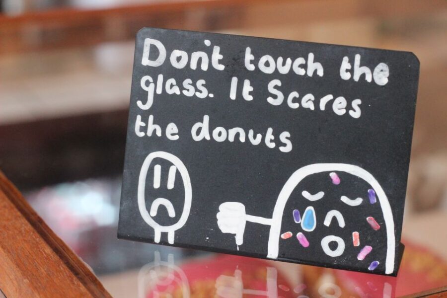 Edinburgh: Royal Mile Donut Tour with Donut Tastings - Why the Guide’s Explanations and Recommendations Are Worth Paying For