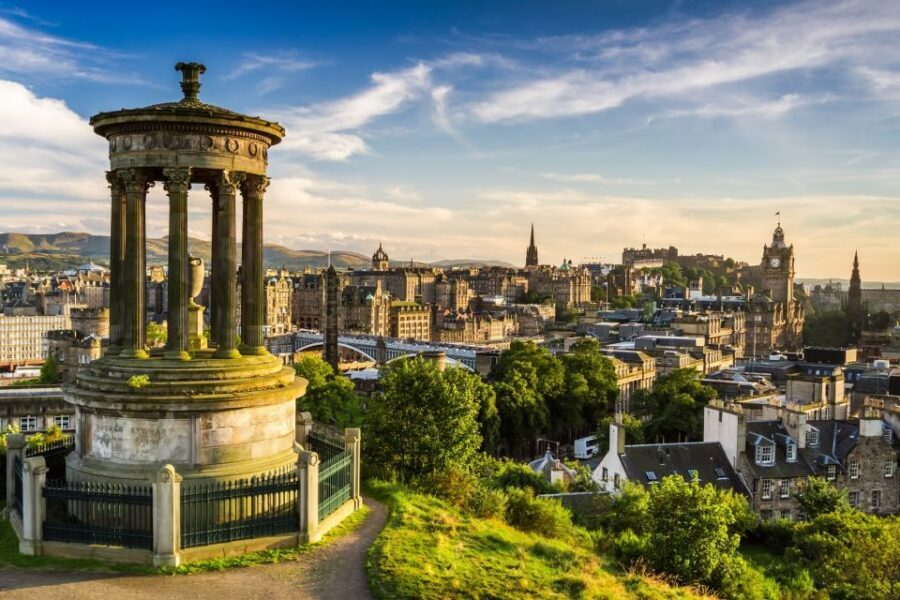 Edinburgh: The Royal City Tour from London - Price and value: does $322 buy you enough?