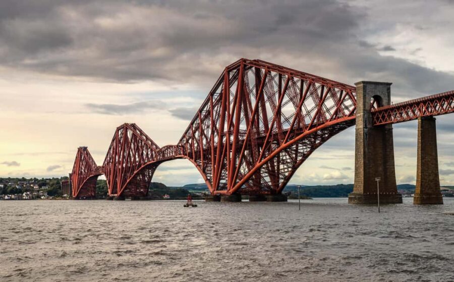 Edinburgh to Scottish Highlands: Whisky, Views & Hairy Coos - Queensferry and the Forth Bridges: the UNESCO red rail bridge moment