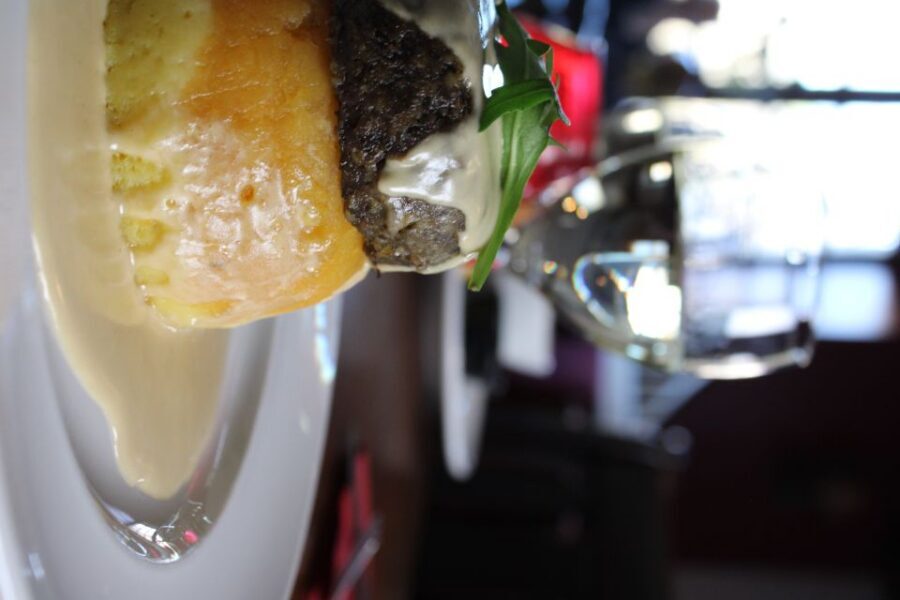 Edinburgh: Tolbooth Tavern Haggis Taster & Whisky Sampling - Key highlights in plain terms