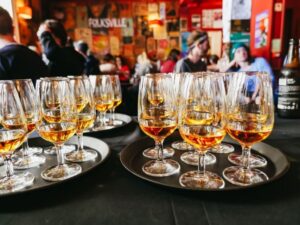 Edinburgh: Whisky Tasting with History and Storytelling - Royal Mile Easy Access, Private Lounge Pace