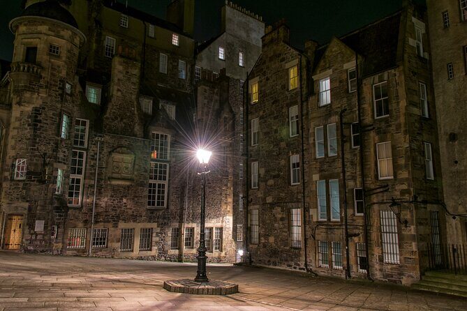 Edinburgh: Witches & Haunted History Walking Tour - Lady Stairs House: the courtyard pause and what “underground” really means