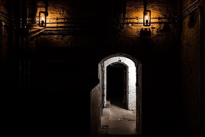 Edinburgh: Witches & Haunted History Walking Tour - St Giles’ Cathedral and the Royal Mile context you’ll need