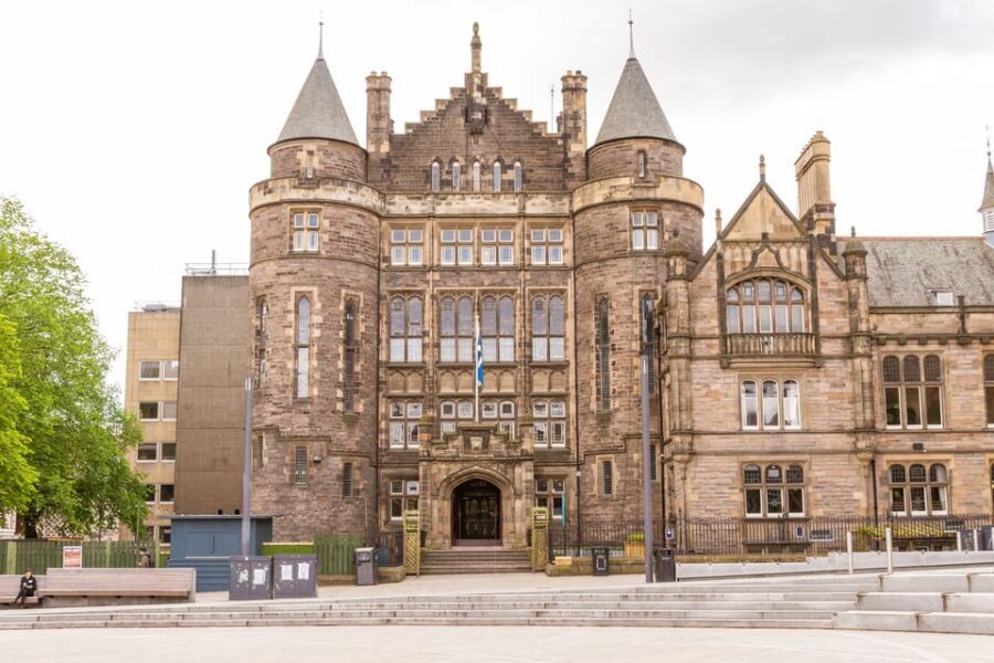 French Language : Original Harry Potter Tour of Edinburgh - The Hogwarts Quiz: Sorting, House Points, and Quick Games