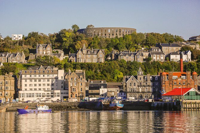 From Edinburgh: 5-Day Isle of Skye, Oban, & Highlands Tour - Arriving in Oban: a real town evening instead of another roadside photo