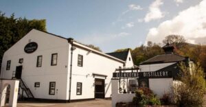 From Edinburgh: Discovering Malt Whisky Day Tour with Entry - Stirling Castle Photo Stop: Quick Views, Heavy History