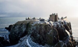 From Edinburgh: Glamis and Dunnottar Castles Tour in Spanish - Getting to North Queensferry for the Forth Bridge Pause