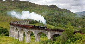 From Edinburgh: Isle of Skye and Hogwarts Express 4-Day Trip - Day 2: Loch Ness options and Eilean Donan Castle before Isle of Skye