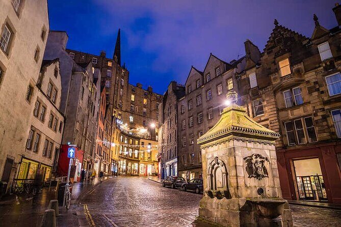 Harry Potter Tour & Edinburgh Castle Visit - Greyfriars Graveyard: Tom Riddell and the Names That Pull You In