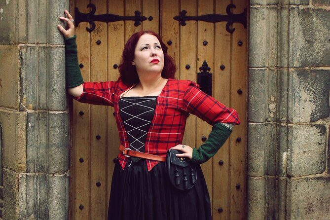 Magical Walking Tour in Edinburgh - St Giles Cathedral and the Royal Mile: where the stories begin