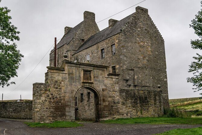 Outlander Filming Locations Day Tour from Edinburgh - Culross (Cranesmuir) Lunch Break and a Pleasant Walk