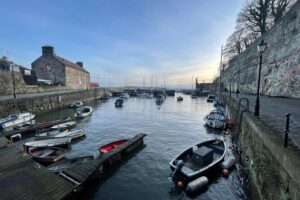 Outlander Odyssey: Outlander Filming Locations Private Day Tour - Your 8-hour route: castles, a free town walk, and palace time
