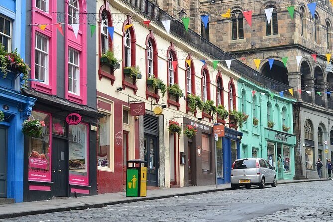 Private Full-Day Walking Tour in Edinburgh with Edinburgh Castle - St Giles Cathedral to Grassmarket: where the day gets real