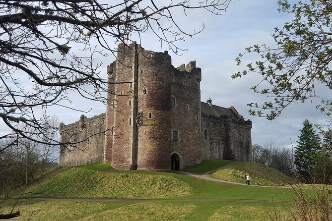 Private Outlander Day Tour from Edinburgh - Midhope Castle and Lallybroch: the must-see stop with seasonal caveats
