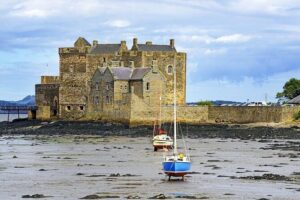The Outlander 1 Day Experience - Stop 2: Culross and the Cranesmuir Story Behind Mercat Cross