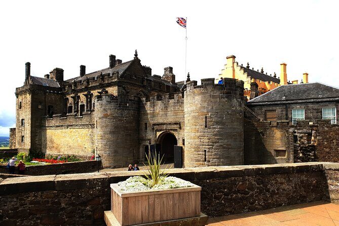 Wallace monument, Stirling Castle, Linlithgow Palace Private Tour - Quick bridge stop: Forth Road Bridge and the UNESCO bridge story